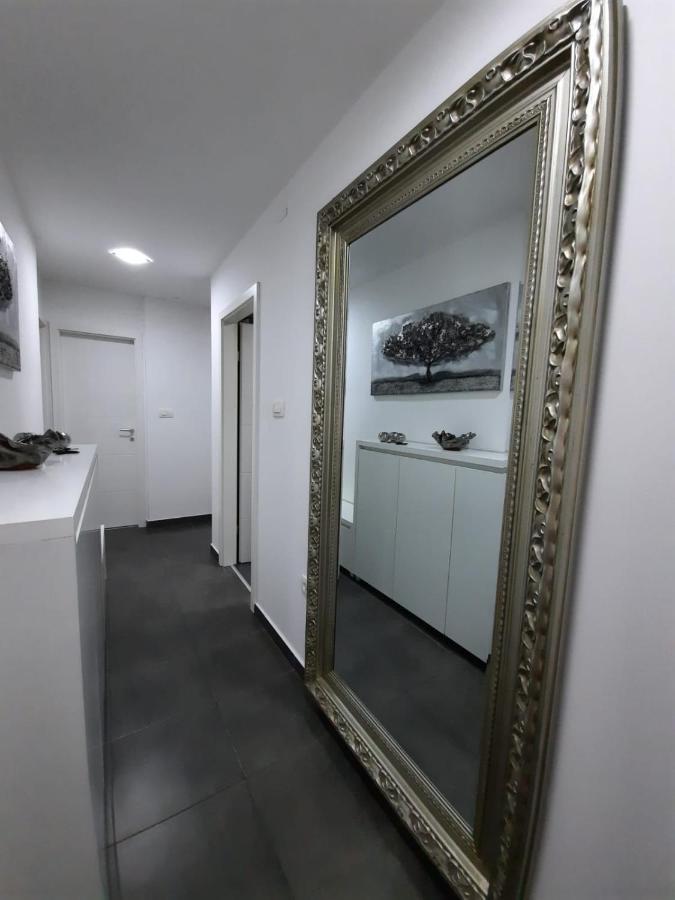 Ferienwohnung Vice Omiš Exterior foto